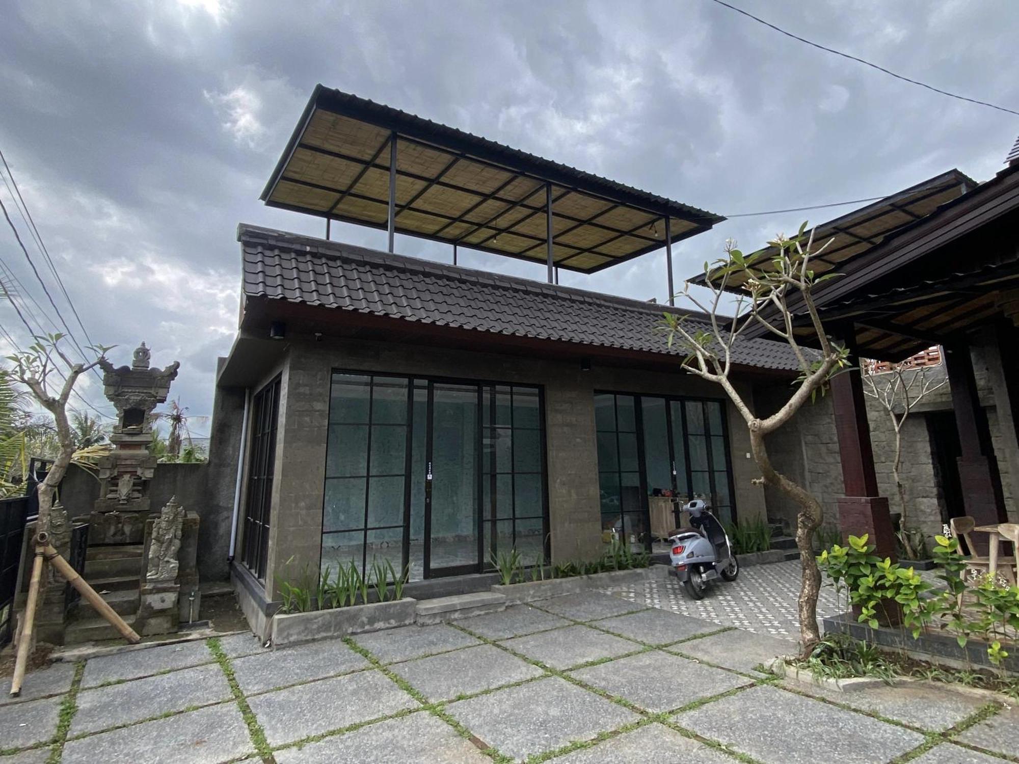 Nivaluma Hotel Ubud Exterior foto
